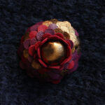 Broche Succulente framboise, prune et or