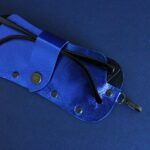 Étui à lunettes IAN en cuir bleu métallisé