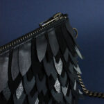 Sac pochette Merle noir et argent (gamme slim)