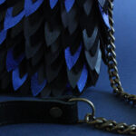 Sac pochette Merle noir et bleu métallisé (gamme slim)