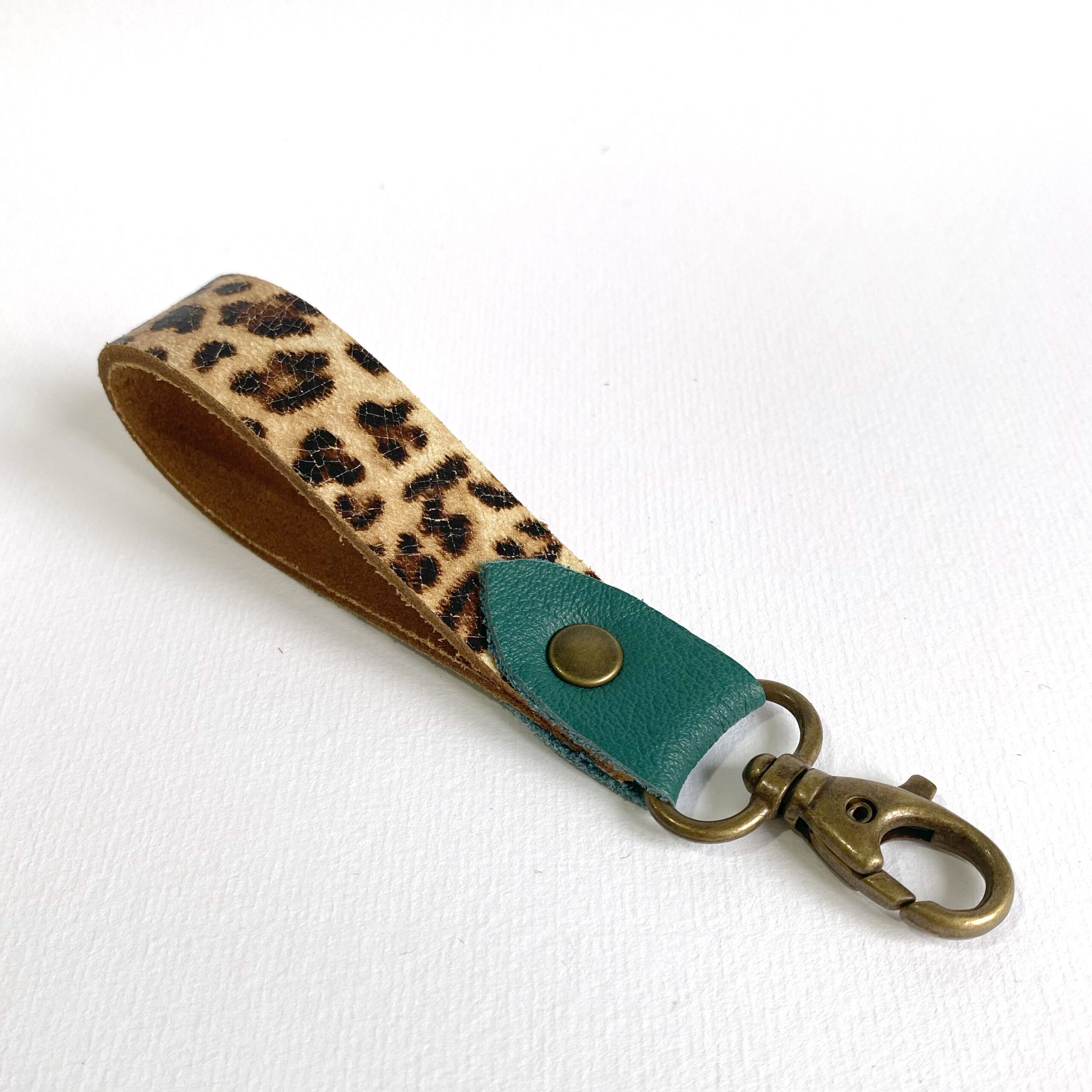 Porte-clés Dave léopard et émeraude