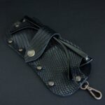 Étui à lunettes IAN en cuir noir façon serpent